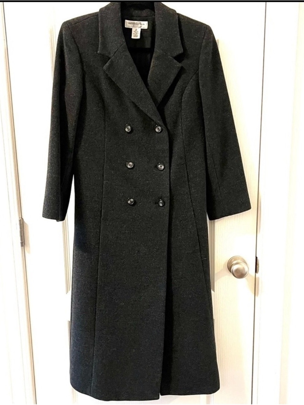 Long Wool Double-Breasted Women's Coat in Dark Gray - Picture 4 of 11